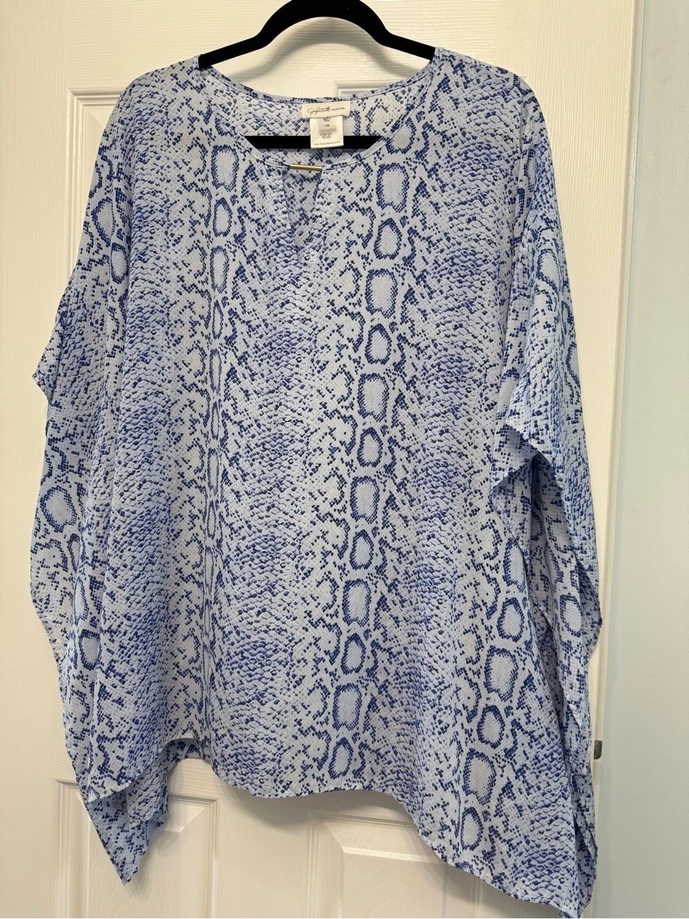Jessica Simpson Blue Snake-Print Tunic Top